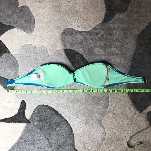 🌸5/$30🌸 Mossimo Striped Bikini Top, EUC, S - Picture 9 of 11